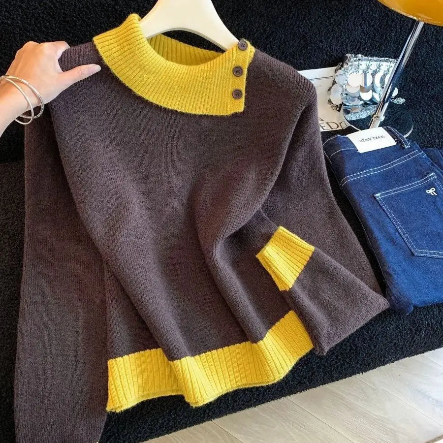 Jersey de punto, de corte holgado, suave y cómodo, con mangas princesa y cuello redondo.