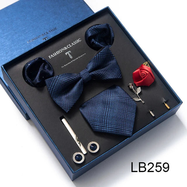 Conjunto de corbata de seda último diseño: pañuelo de bolsillo, gemelos, clip para pajarita y corbata.