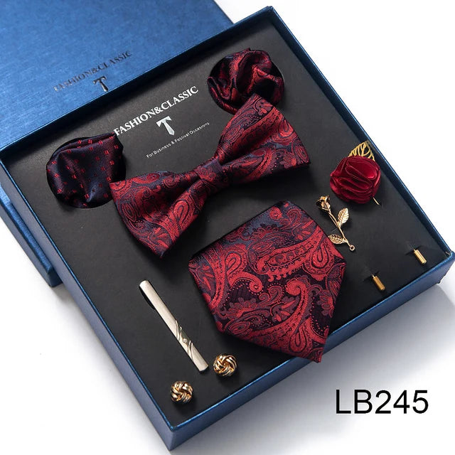 Conjunto de corbata de seda último diseño: pañuelo de bolsillo, gemelos, clip para pajarita y corbata.