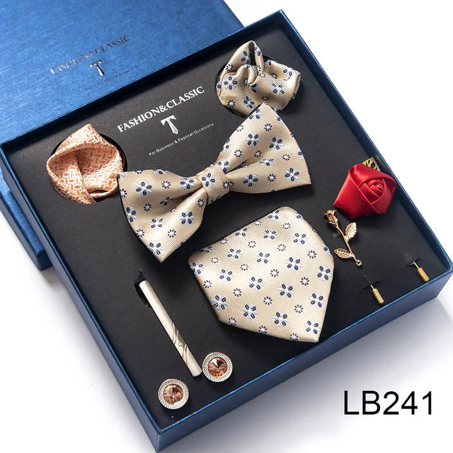 Conjunto de corbata de seda último diseño: pañuelo de bolsillo, gemelos, clip para pajarita y corbata.