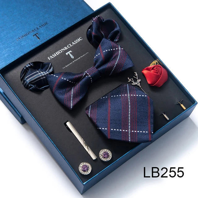 Conjunto de corbata de seda último diseño: pañuelo de bolsillo, gemelos, clip para pajarita y corbata.