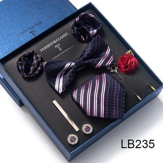 Conjunto de corbata de seda último diseño: pañuelo de bolsillo, gemelos, clip para pajarita y corbata.
