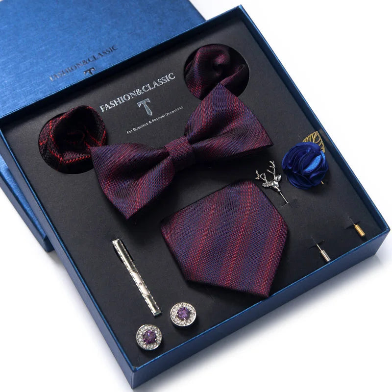 Conjunto de corbata de seda último diseño: pañuelo de bolsillo, gemelos, clip para pajarita y corbata.