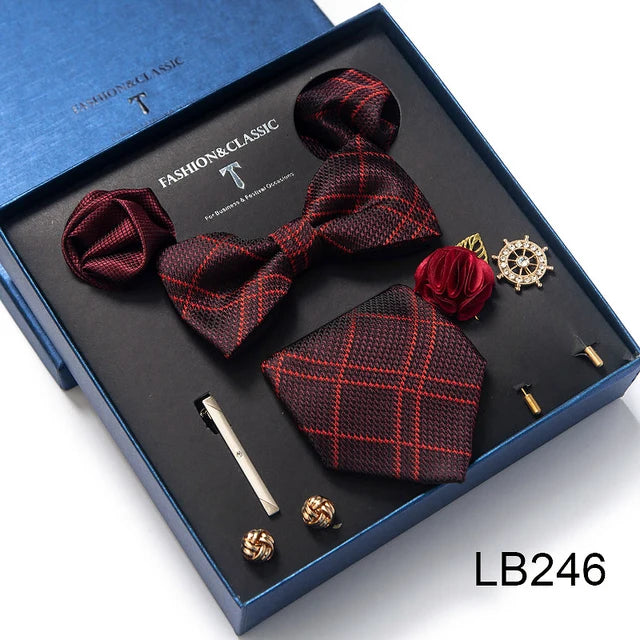 Conjunto de corbata de seda último diseño: pañuelo de bolsillo, gemelos, clip para pajarita y corbata.