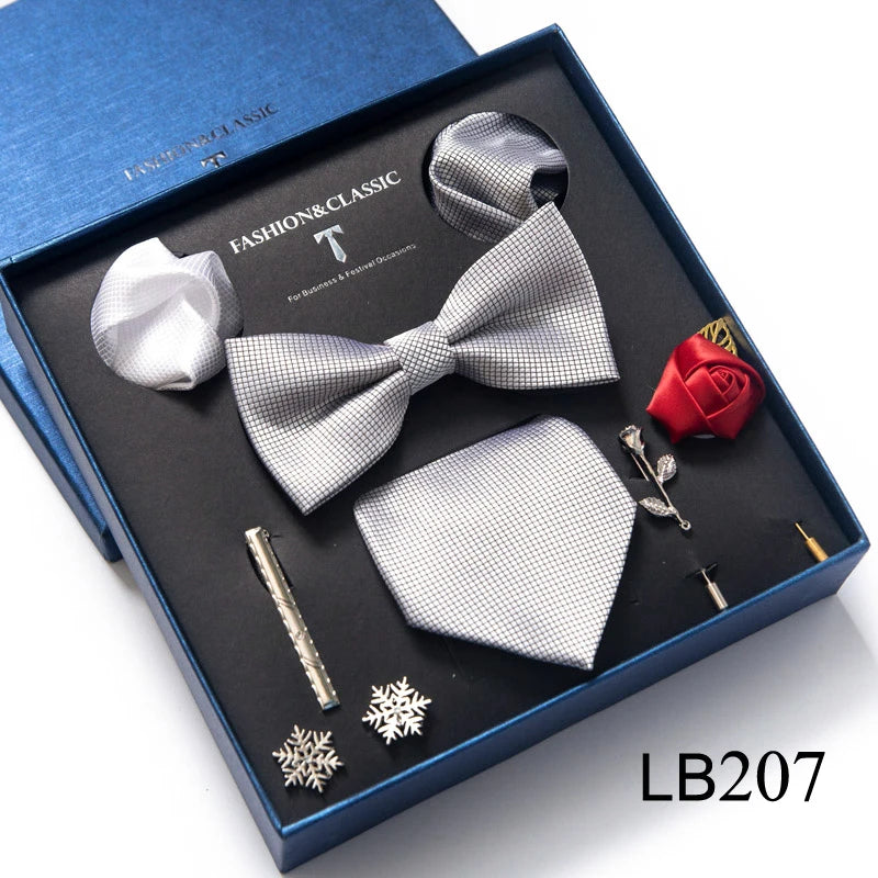 Conjunto de corbata de seda último diseño: pañuelo de bolsillo, gemelos, clip para pajarita y corbata.
