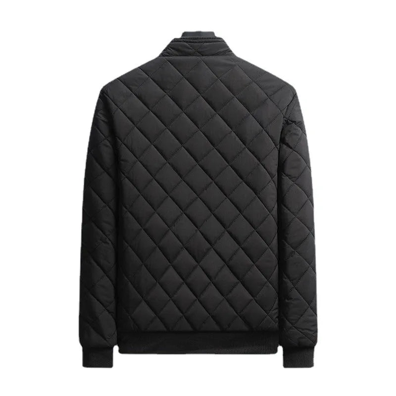 Chaqueta bomber de otoño-invierno para hombre con estampado de rombos y forro polar. Chaqueta informal de moda para hombre 2026.