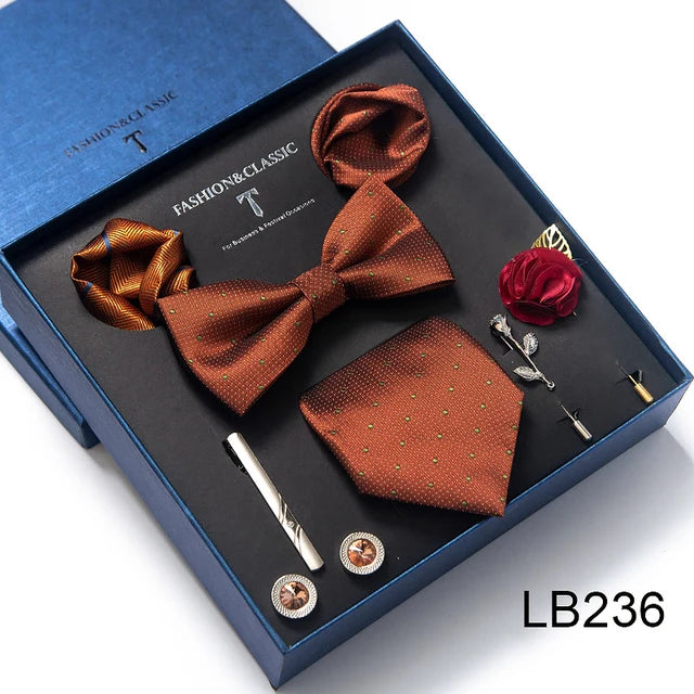 Conjunto de corbata de seda último diseño: pañuelo de bolsillo, gemelos, clip para pajarita y corbata.