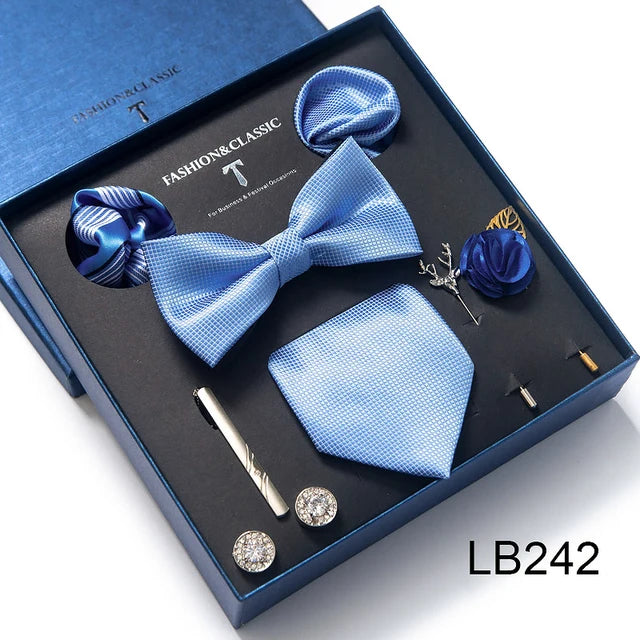 Conjunto de corbata de seda último diseño: pañuelo de bolsillo, gemelos, clip para pajarita y corbata.